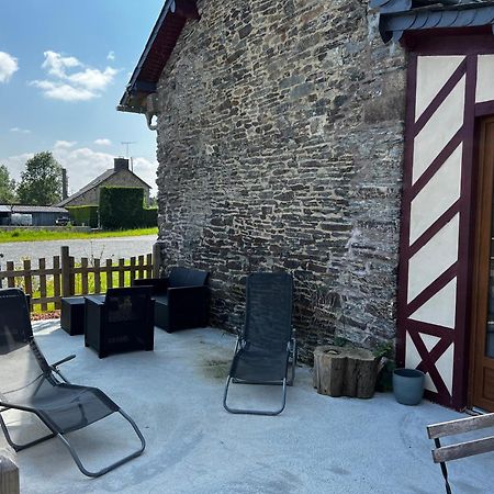 Domaine De La Ville Cherel, Maison A Colombage Pontorson Dış mekan fotoğraf