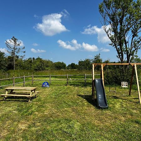 Domaine De La Ville Cherel, Maison A Colombage Pontorson Dış mekan fotoğraf