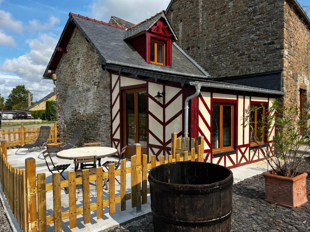 Domaine De La Ville Cherel, Maison A Colombage Pontorson Dış mekan fotoğraf