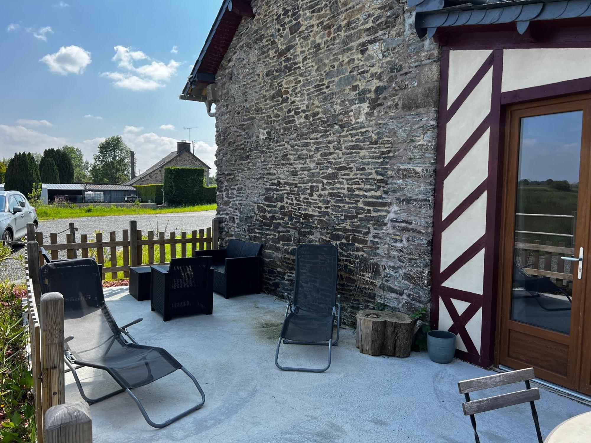 Domaine De La Ville Cherel, Maison A Colombage Pontorson Dış mekan fotoğraf